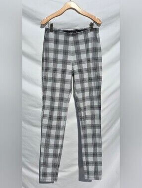 Tahari Size M Black and Grey Plaid Dress Pants
